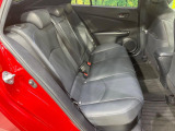 後部座席も気になるようなキズ・汚れやへたり等、大きなダメージはなく、良好な状態です。