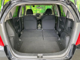普段のお買い物や通勤、送迎等に十分な荷室スペースを確保しております。セカンドシートを倒すと、大きな荷物の積載も可能です♪