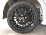 ホンダ純正のアルミホイールが装備されています。