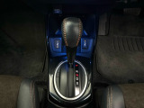 【シートヒーター】運転席、助手席にはシートヒーターが装備されております。冬場寒い時期や、夏場でも車内のエアコンが苦手な方には嬉しい装備です!
