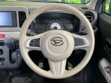 インテリアに合わせたデザインのステアリングは、運転される方のことも考え、運転しやすい形状、大きさです。是非一度、実際に触ってお確かめください。