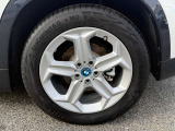 【BMWアロイホイル】軽量かつ強度に拘ったアロイホイル。走行性能ポテンシャルを引き出す設計。車の足元を引き締めてくれる大きなポイントはアロイホイルです。