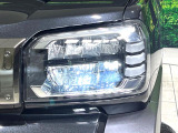 【LEDヘッドライト】悪天候や夜間走行時も良好な視界を確保し安心して運転できる高輝度LEDヘッドライトを装備!点灯速度が早く、消費電力も抑えられています。