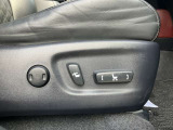 運転席シートは電動パワーシートです!自分に合ったシートポジションがラクラク調整できます!
