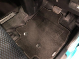 嬉しい純正フロアマット付き♪ 状態も良好です(^^♪