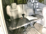 3列目シートはもちろん状態良好☆大人でもゆったりと座って頂けますので、大人数でのお出かけもラクラクです♪ご家族で、気の知れた仲間で、ドライブに行くのが楽しみですね♪