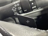 【パドルシフト(AT車)】MT車と同じように好きなギアで走ることができます!ステアリングから手を離さずに指先だけでシフト操作ができ、よりスポーティな走りをお楽しみいただけます。