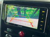 【バックカメラ】駐車時に後方がリアルタイム映像で確認できます。大型商業施設や立体駐車場での駐車時や、夜間のバック時に大活躍!運転スキルに関わらず、今や必須となった装備のひとつです!