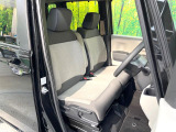 運転席シート廻りは使用感も少なく、良好な状態となっています。前オーナー様が丁寧に使っていたことがよくわかりますね。