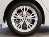 【BMWアロイホイル】軽量かつ強度に拘ったアロイホイル。走行性能ポテンシャルを引き出す設計。車の足元を引き締めてくれる大きなポイントはアロイホイルです。