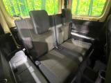 後部座席も気になるようなキズ・汚れやへたり等、大きなダメージはなく、良好な状態です。