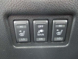 運転席&助手席はシートヒーター装備。