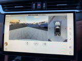 3Dサラウンドカメラ(360&deg;カメラ)で全方位の死角となる部分や発進時・駐車時・細い路地からの運転などカメラを通してモニターで確認することが可能です。