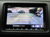 バックカメラの画像です。ガイドラインがスムースな車庫入れをサポートいたします!車庫入れの安心感がアップしますね☆