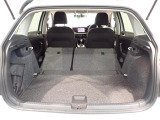 ラゲージルームだって広々です!シートを倒して更にお荷物積めちゃいます♪