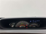 とっても見やすいメーターです。夜間時はラグジュアリーな気分にさせてくれる照明が魅力ですので、夜のドライブも楽しみになりますよ♪