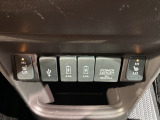 フロント両席にはシートヒーターが付いています!寒い日に便利な装備ですね。