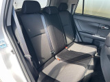 後部座席も気になるようなキズ・汚れやへたり等、大きなダメージはなく、良好な状態です。