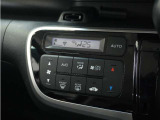 ◆オートエアコン装備◆ お好みの温度を設定をするだけで、後は、自動で風量を調節してくれます!快適にドライブが楽しめます。