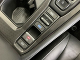 パーキングブレーキはスマートな電子制御式と合わせて渋滞時等にブレーキペダルから足を離しても停車状態を保持してくれるオートブレーキホールド機能で運転が楽になります。スタートはアクセルペダルを踏むだけ