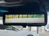 【デジタルインナーミラー】後席の大きな荷物や同乗者で後方が確認しづらい時でも安心!カメラが撮影した車両後方の映像をルームミラー内に表示。クリアな視界で状況の確認が可能です!