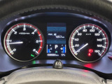 【メーターまわり】ドライバーから見やすい位置にあって安全運転に寄与します。マルチインフォメーションディスプレイでは、クルマに関するたくさんの情報を確認可能。