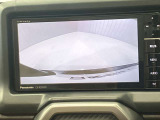 【バックモニター】駐車するとき、後ろのスペースがどれくらいあるかわからず、うまく停められない・・なんてことを防ぐ、バックカメラを装備!