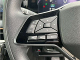 ステアリングスイッチ搭載!ハンドルひとつで手を離さなくても運転中視線をそらさなくても操作が出来て便利です♪