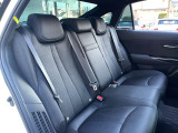 後部座席も気になるようなキズ・汚れやへたり等、大きなダメージはなく、良好な状態です。