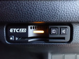 デザインスッキリのビルトイン『ETC』!高速道路の特典はもちろん、キャッシュレスなので料金所では徐行するだけで通過可能です!