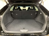 広々としたラゲージスペースを備えています。シートを倒すことで大きなものや長さのある荷物もしっかりと積み込めます。