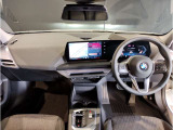 ☆センターパネルを運転席側に僅かに傾けたBMW独特のインパネ☆【駆け抜ける歓び】はここからもスタートしております☆