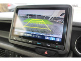 バックカメラが装備されており、後方の安全確認はもちろんのこと狭い場所での駐車や雨の日・夜間など視界の悪いコンディションでのストレスの軽減にもなります!