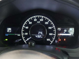 とっても見やすいメーターです。夜間時はラグジュアリーな気分にさせてくれる照明が魅力ですので、夜のドライブも楽しみになりますよ♪