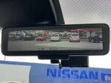 インテリジェント ルームミラー、車両後方のカメラ映像をミラー面に映し出すので、車内の状況や、天候などに影響されずいつでもクリアな後方視界が得られます。