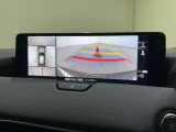 狭い場所での駐車やすれ違いなどでより的確な運転操作に役立つ360&deg;ビューモニターが装備されています。