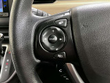ステアリングスイッチが付いています。ハンドルを握りながらオーディオの操作が可能です。