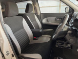運転席シート廻りは使用感も少なく、良好な状態となっています。前オーナー様が丁寧に使っていたことがよくわかりますね。