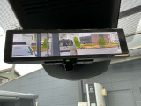 スマートルームミラーは後方の映像を映し出すデジタルミラーです。従来のルームミラーに比べて視野が広く死角をなくすことができます。また、駐車や車線変更などの際に後方の様子をより安全に確認することができます