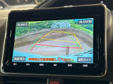 【バックカメラ】駐車時に後方がリアルタイム映像で確認できます。大型商業施設や立体駐車場での駐車時や、夜間のバック時に大活躍!運転スキルに関わらず、今や必須となった装備のひとつです!