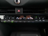 「オートエアコン」が付いています。1年中快適な室内を提供!車内温度を設定すると、風量を自動で調節してくれます。