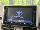 【純正9型ナビ】人気の純正ナビを装備しております。ナビの使いやすさはもちろん、オーディオ機能も充実!キャンプや旅行はもちろん、通勤や買い物など普段のドライブも楽しくなるはず♪