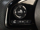 ステアリングリモコンは、運転中でも簡単に音量調整やチャンネル変更もできます!わき見運転防止にもつながるので安心です♪