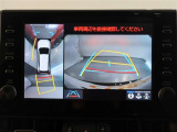 パノラミックビューモニター付きです。車両を上から見たような映像をモニター画面に表示。運転席からの目視では見にくい、車両周辺の状況をリアルタイムでしっかり確認できます。