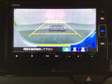 バックでの車庫入れも安心です! リアカメラが付いているバックモニター付のナビを装備しております。操作線もついており距離感も画面から確認できます。