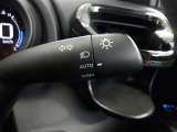 オートライト機能装備です!車外の明るさに応じて、自動的にライトの点灯・消灯をしてくれます♪