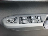 電動格納ドアミラーも付いてます。