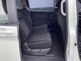 セカンドシートです!!ベンチシートになってますので、お二人の乗車ですとゆったり座って頂けますよ!!