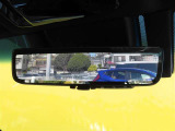 デジタルインナーミラー!バックドアに装着されたカメラにより、荷物をたくさん積んでいても後方が良く見えます!