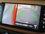 自車を真上から見下ろすように映し出すので周囲の状況が分かるアラウンドビューモニター搭載。フロントカメラとしても使用できます。車庫入れなど苦手な人の頼りになる助っ人です。